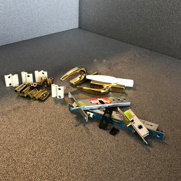 ACCESSORI PER SERRAMENTI IN ALLUMINIO