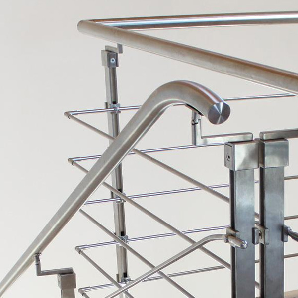 BALAUSTRE E RINGHIERE IN ACCIAIO INOX
